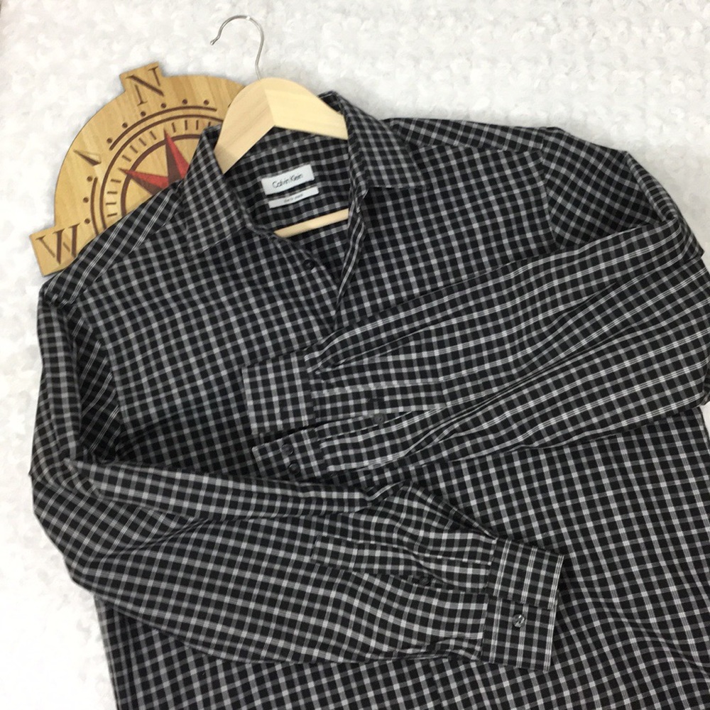 Calvin Klein Button Down Dress Shirt EUC